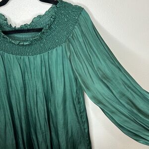 BCBGMAXAZRIA Milou Off-The-Shoulder Silky‎ Top - Green - small NWOT